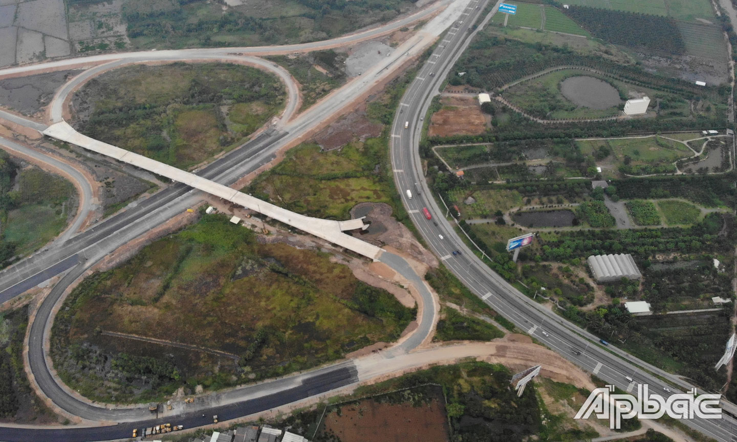 Cần sớm đưa đường Cao tốc Trung Lương - Mỹ Thuận vào hoạt động.