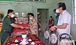Đồng chí Phạm Văn Thanh: Thăm, tặng quà cho trẻ em mồ côi và gia đình có người tử vong do Covid-19