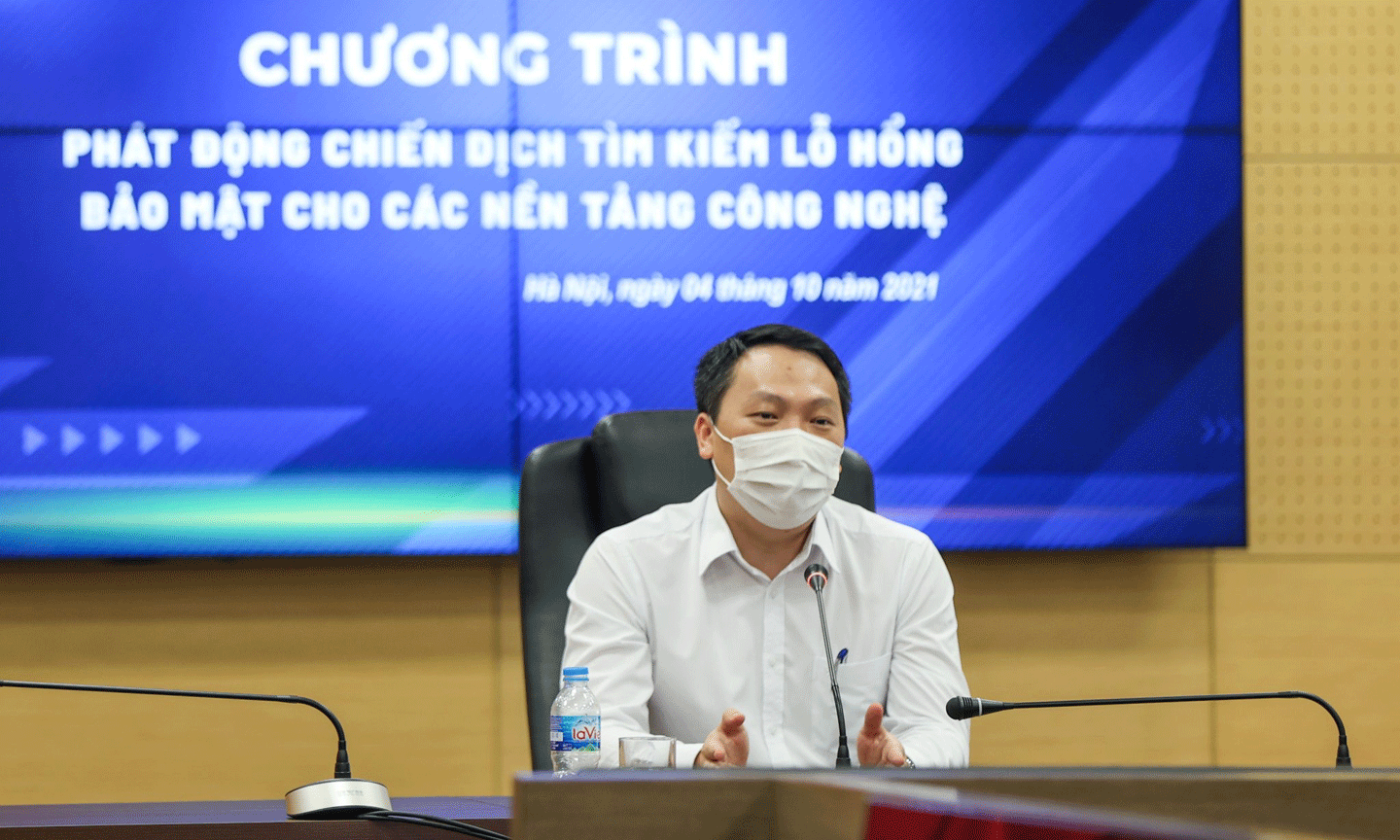 Thứ trưởng Bộ TT&TT Nguyễn Huy Dũng chính thức phát động chiến dịch tìm kiếm lỗ hổng bảo mật cho các nền tảng công nghệ phòng, chống dịch - Ảnh: VGP/Minh Sơn
