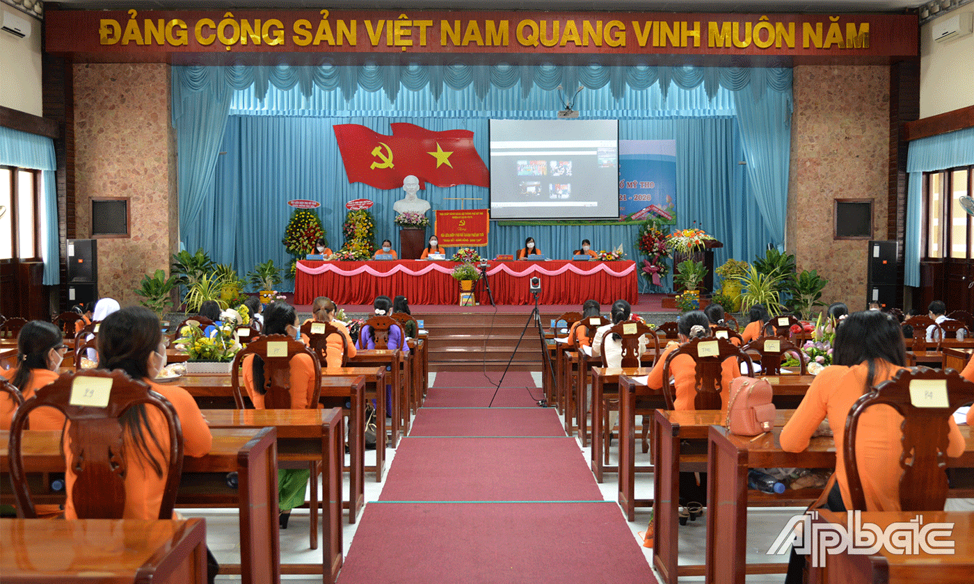 Quang cảnh Đại hội tại điểm cầu chính Nhà văn hóa TP. Mỹ Tho.