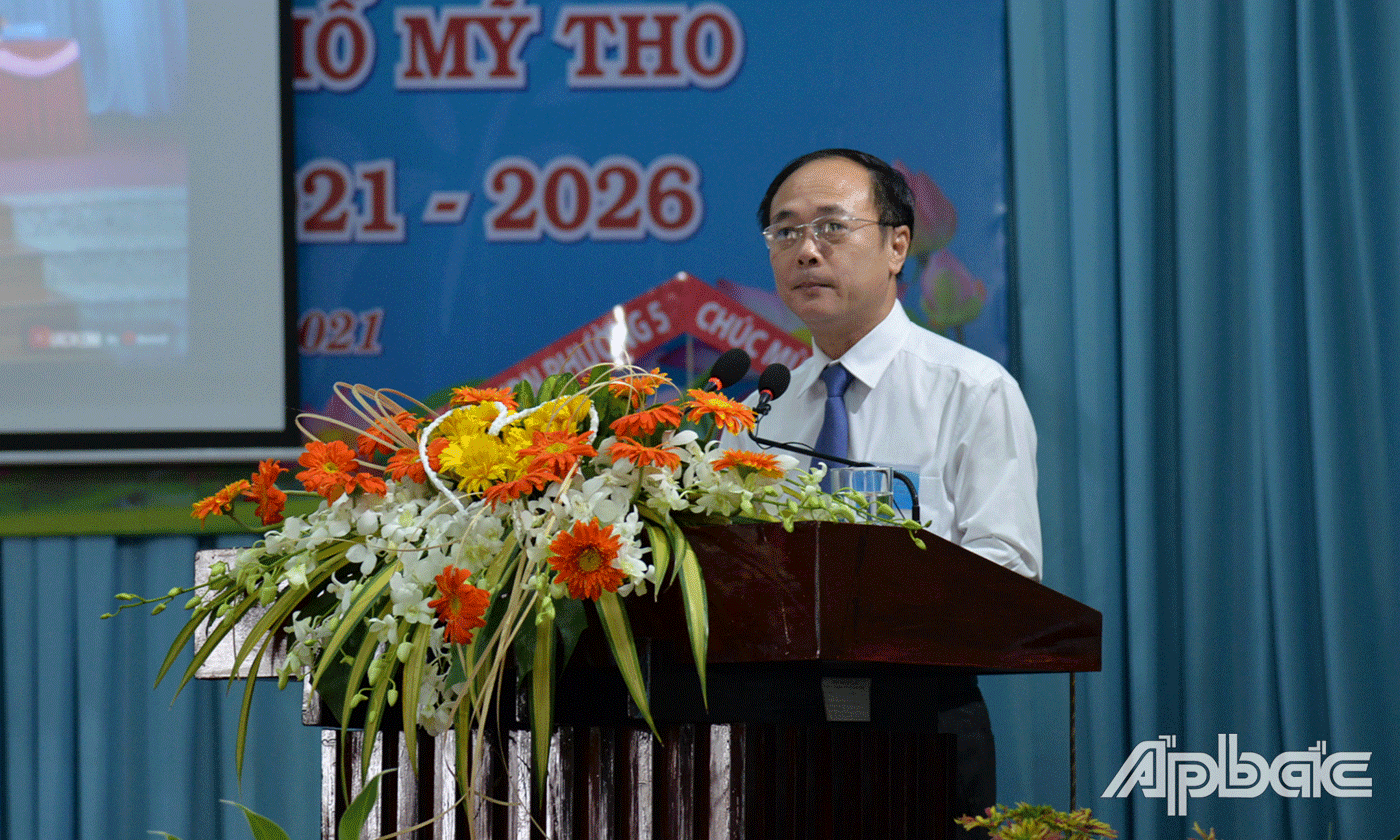 Đồng chí Trần Kim Trát phát biểu tại đại hội.