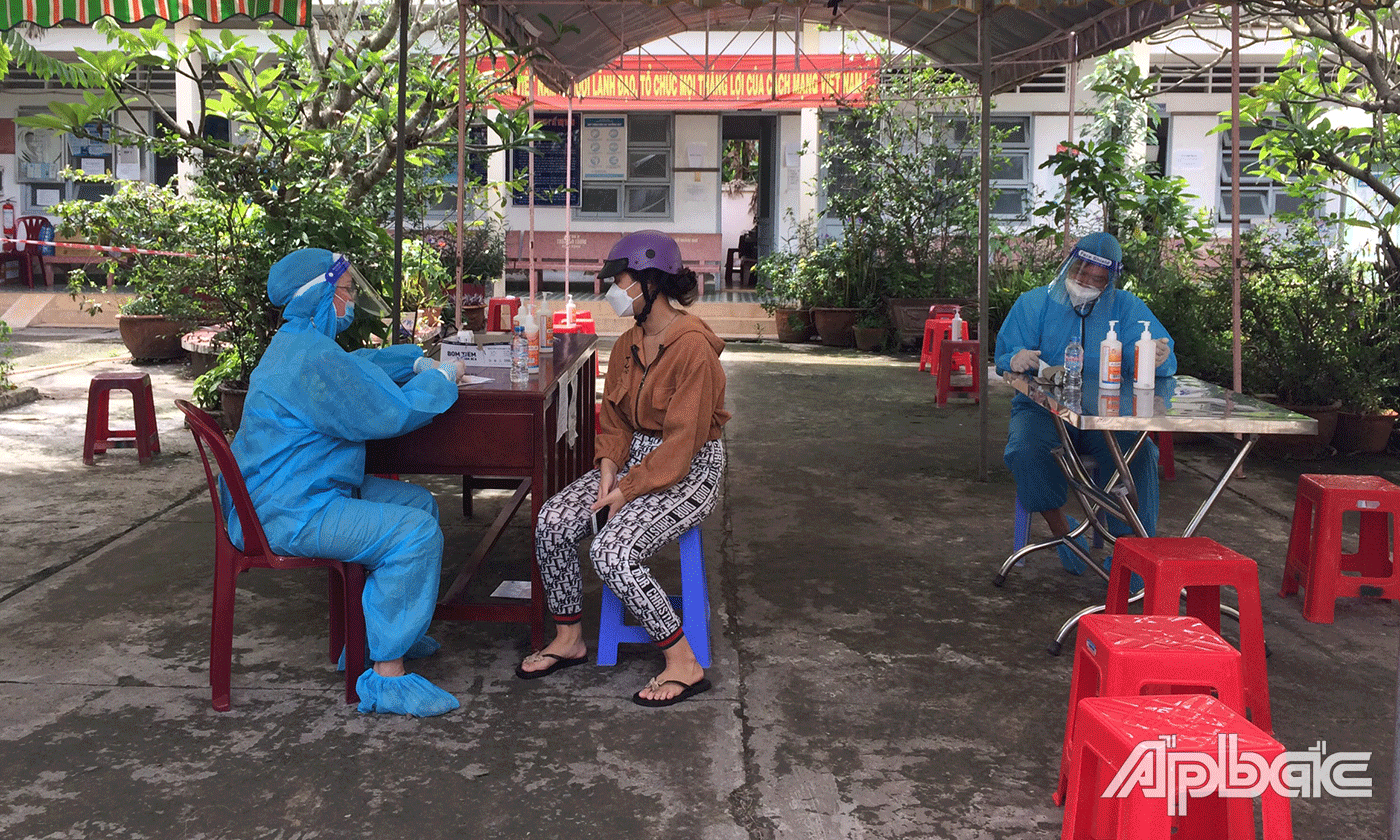 Các điểm tiêm ngừa đảm bảo nguyên tắc 5K.