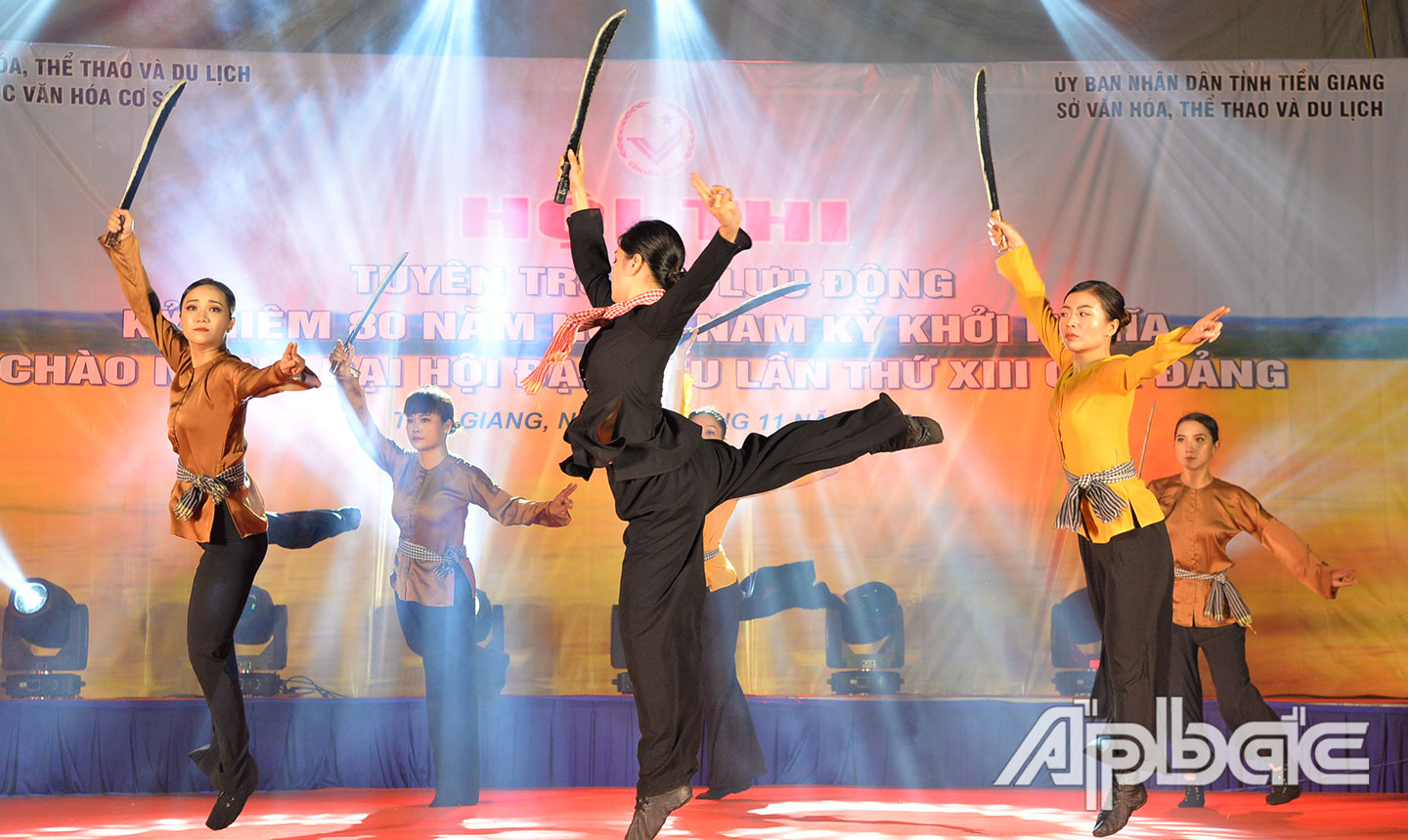 Dịch bệnh Covid-19 bùng phát làm ảnh hưởng nhiều đến thu nhập, đời sống của lực lượng diễn viên tỉnh Tiền Giang (ảnh chụp trước khi dịch Covid-19 bùng phát).