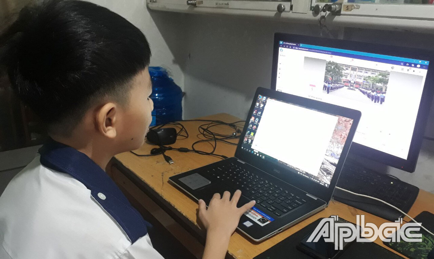 Hiện tại các trường học trên địa bàn tỉnh Tiền Giang tổ chức triển khai dạy học trực tuyến trong gần 1 tháng qua do ảnh hưởng của dịch Covid-19. 