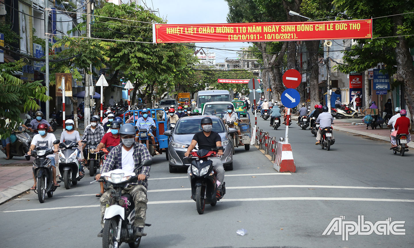 Người dân bắt đầu trở lại hoạt động bình thường mới.