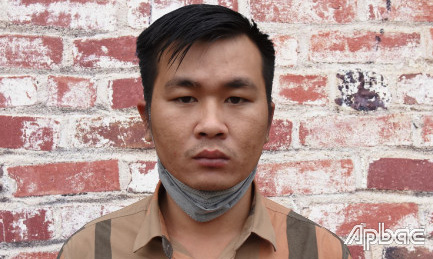 Thủy bị bắt giam.
