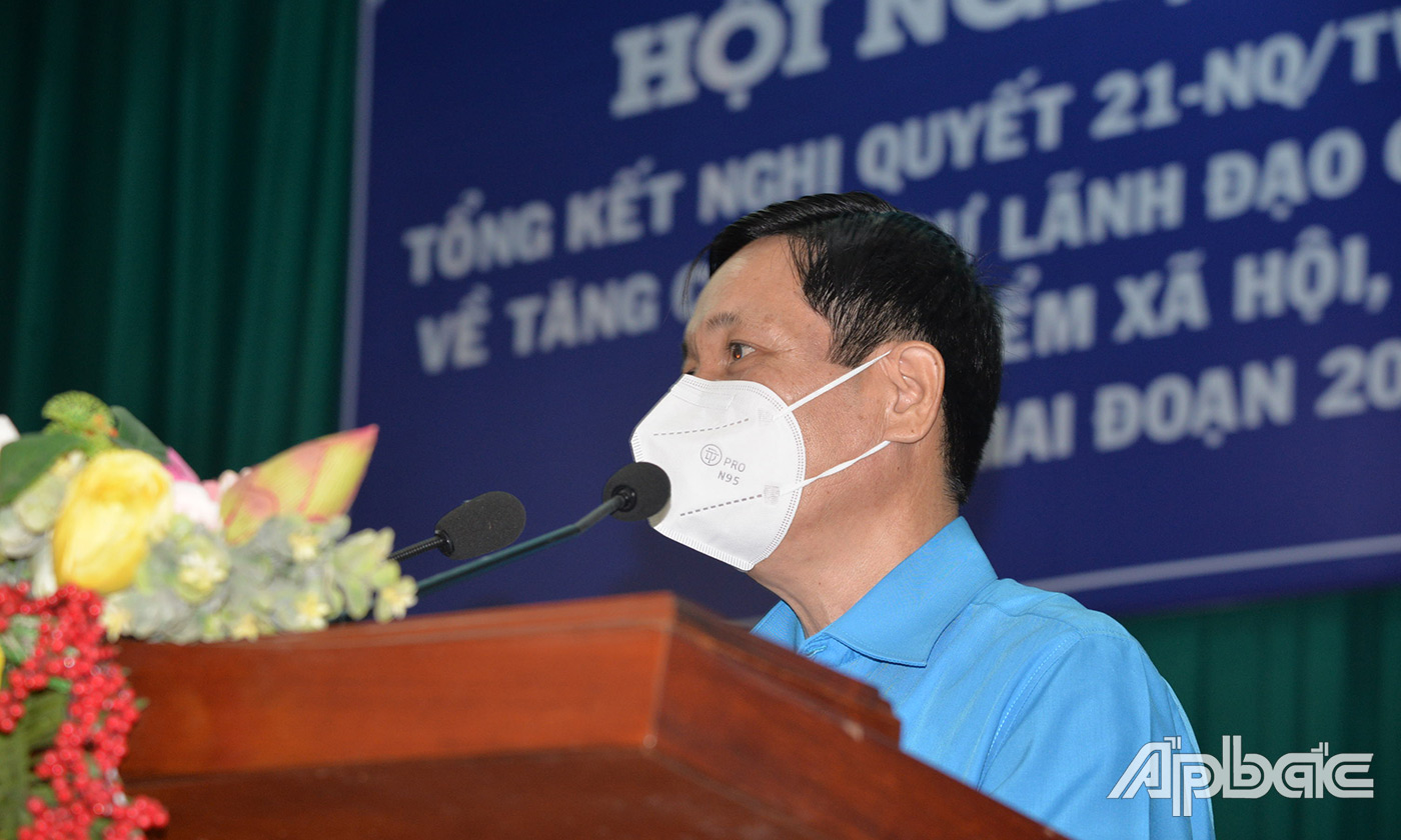 Chủ tịch LĐLĐ tỉnh phát biểu tại hội nghị