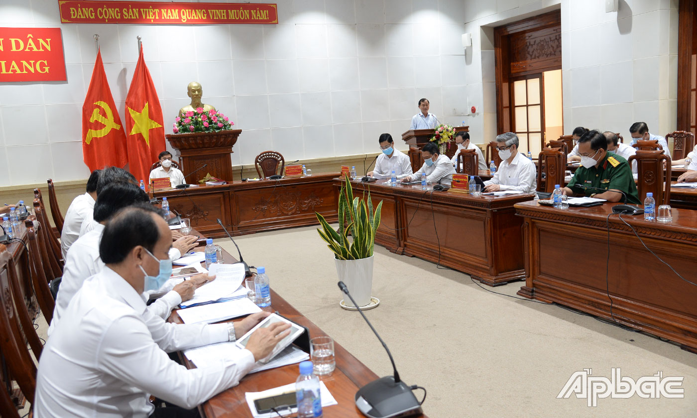 Quang cảnh cuộc họp.