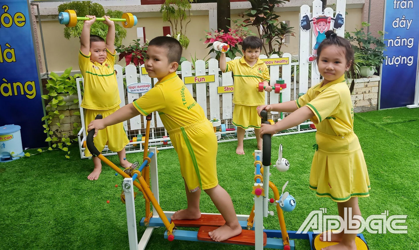 Bộ dụng cụ tập thể dục “Những bước chân vui” được tạo thành từ ý tưởng  của bé Nguyễn Ngọc Quỳnh Anh.