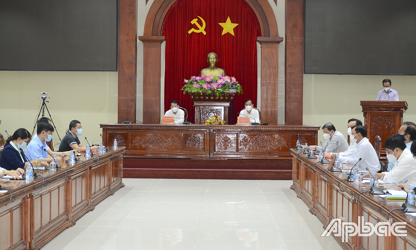 Quang cảnh buổi làm việc.