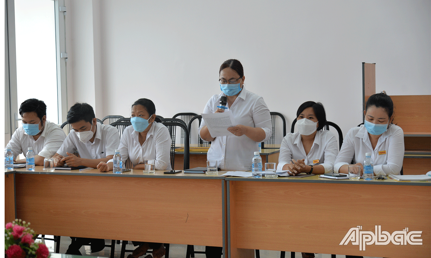 Các tham luận và ý kiến chia sẻ tại buổi tọa đàm.