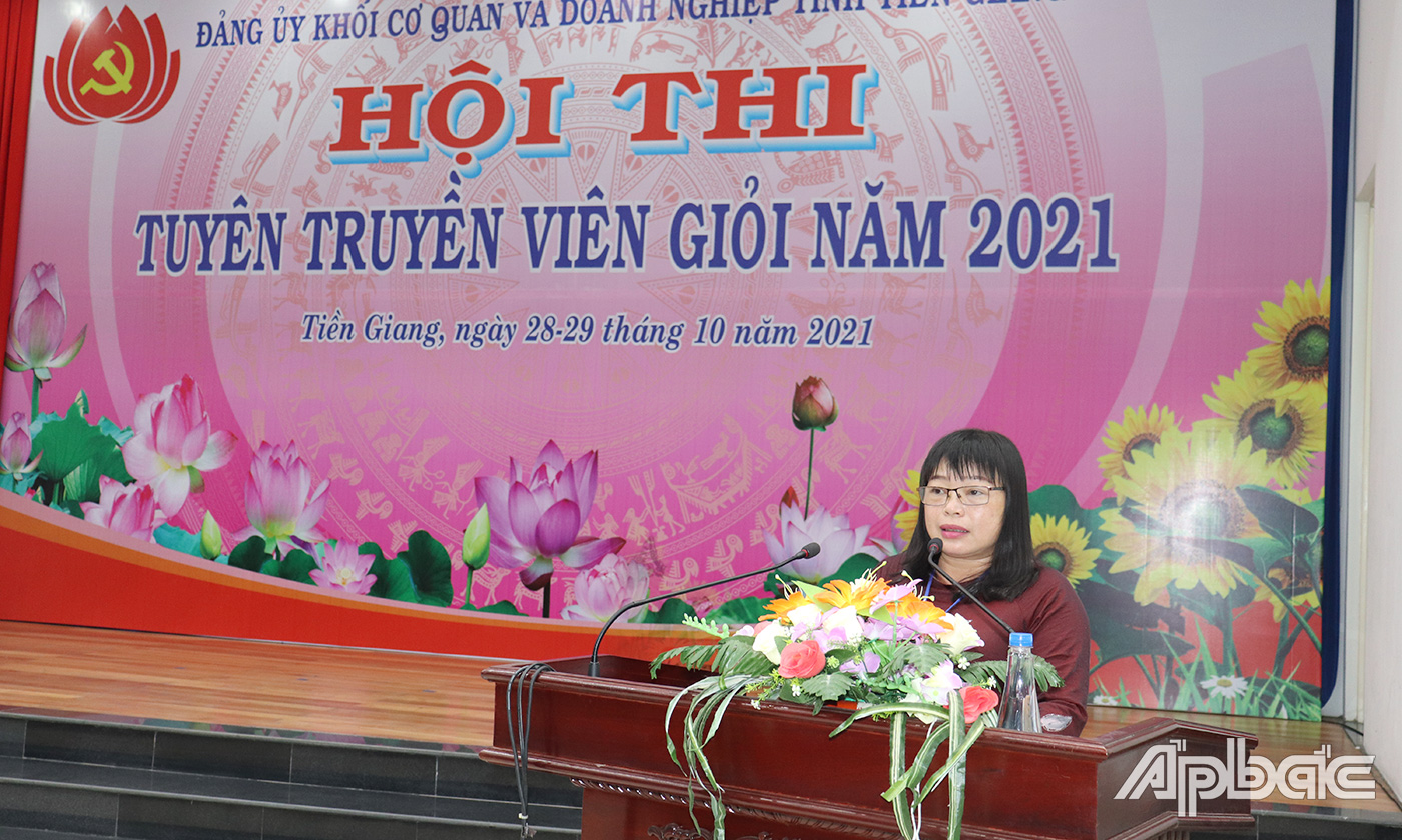 Đồng chí Thái Ngọc Bảo Trâm, Tỉnh ủy viên, Bí thư Đảng ủy Khối, Trưởng ban tổ chức hội thi  phát biểu tại lễ bế mạc hội thi.