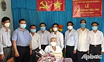 Tiền Giang: Trao Huy hiệu Đảng dịp 7-11