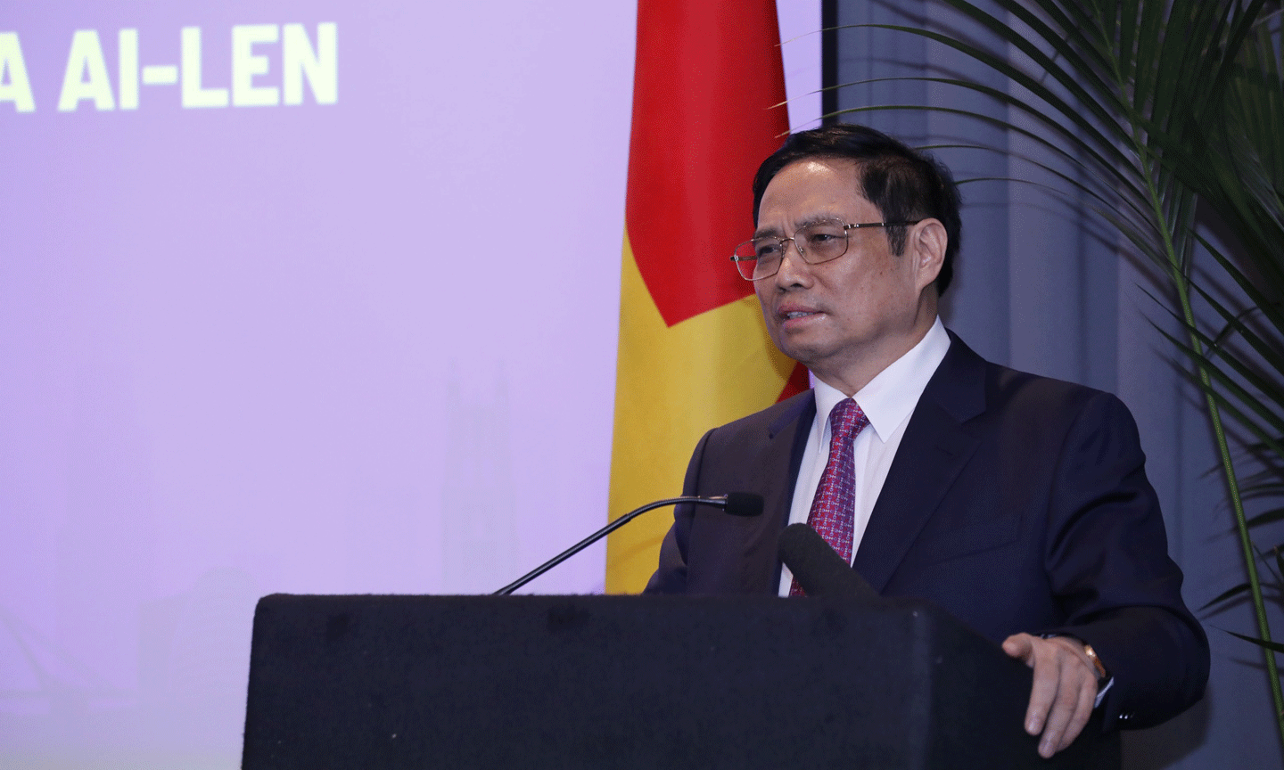 Thủ tướng nêu rõ những thành quả mà đất nước ta có được ngày hôm nay là nhờ sự phấn đấu liên tục, nỗ lực rất cao, quyết tâm rất lớn, cố gắng vượt bậc, sự đoàn kết đồng lòng của toàn dân ta dưới sự lãnh đạo của Đảng, trong đó có đóng góp của kiều bào ta ở nước ngoài.
