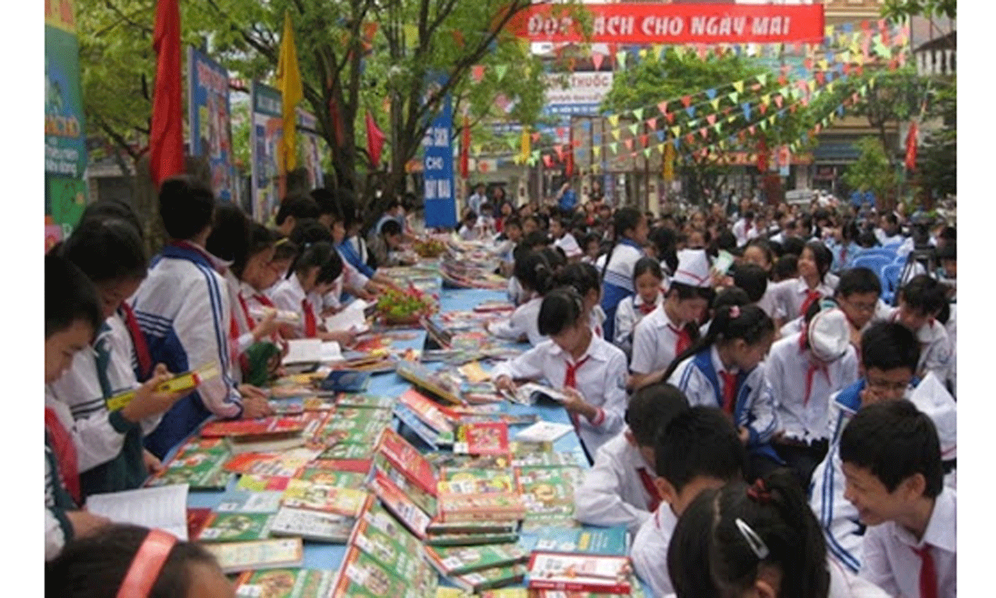 Hình thành thói quen đọc sách trong gia đình, trường học, cơ quan, tổ chức; góp phần xây dựng xã hội học tập.