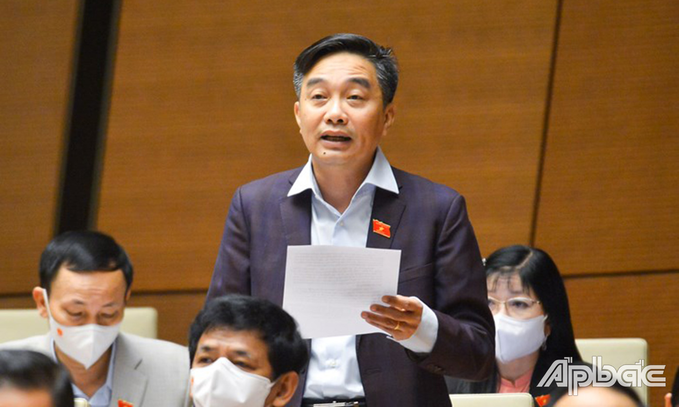 Đại biểu Nguyễn Minh Sơn 
