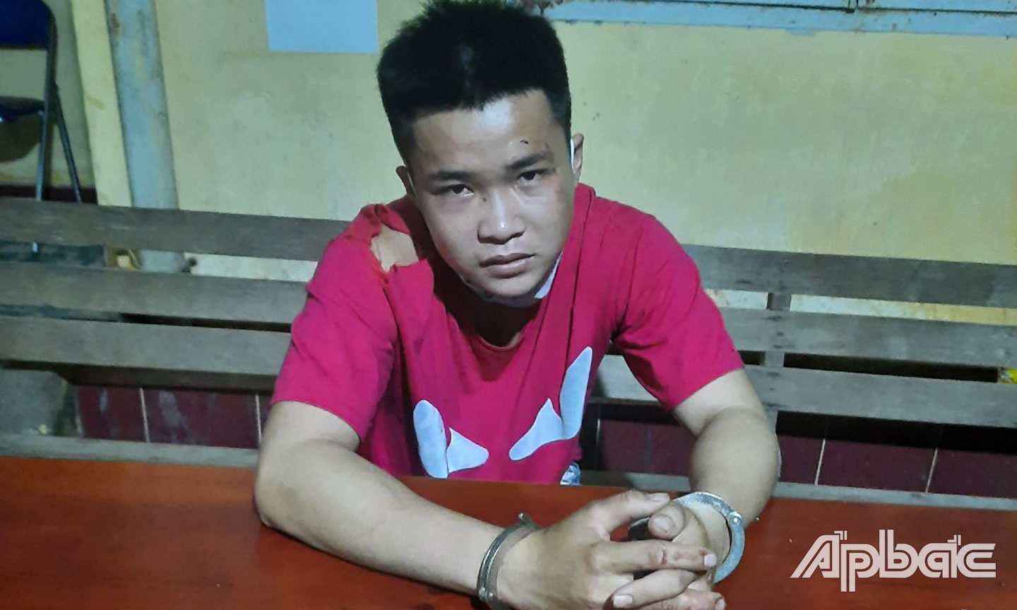 Đối tượng tại cơ quan công an.