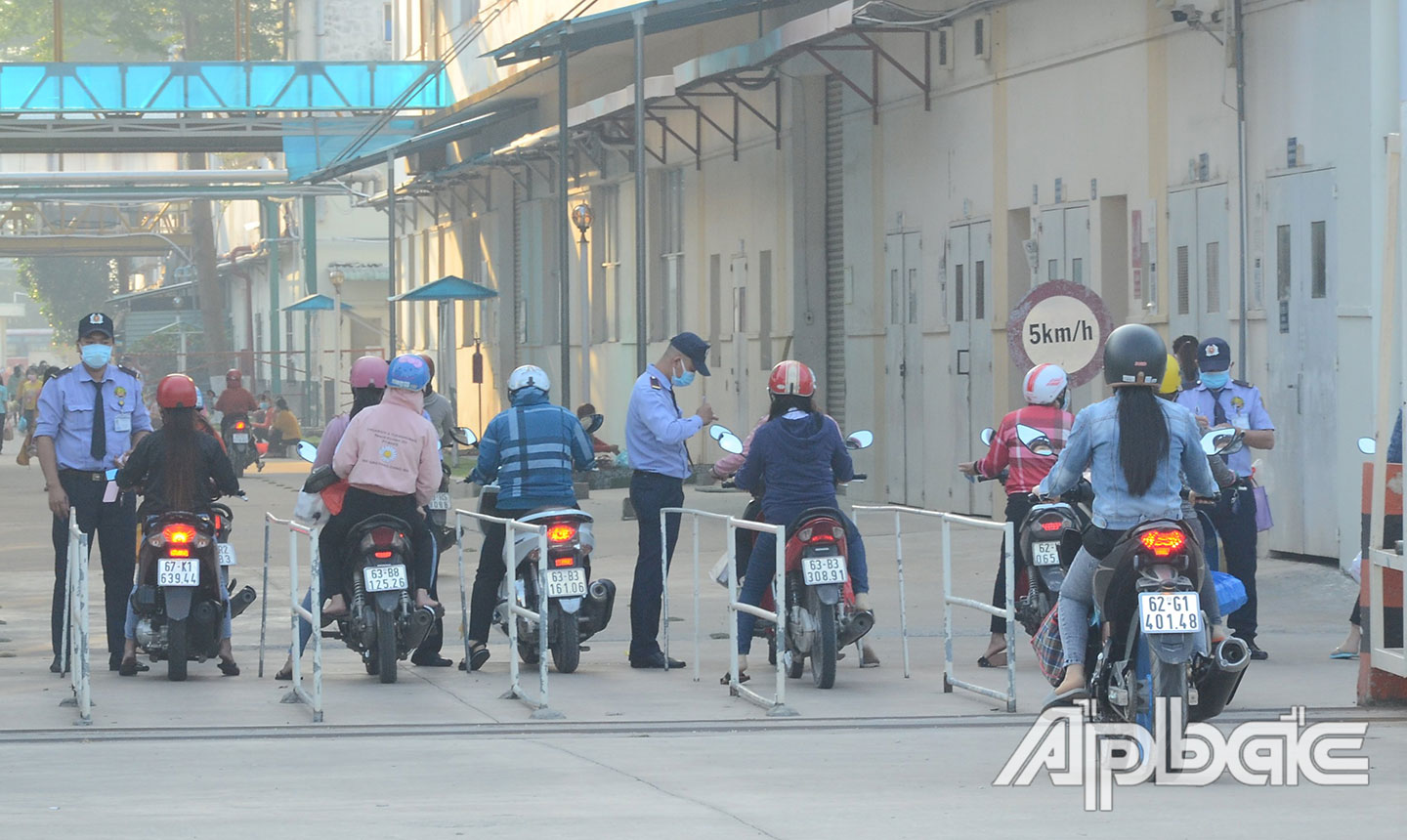 Nhiều DN bắt đầu hoạt động trở lại.