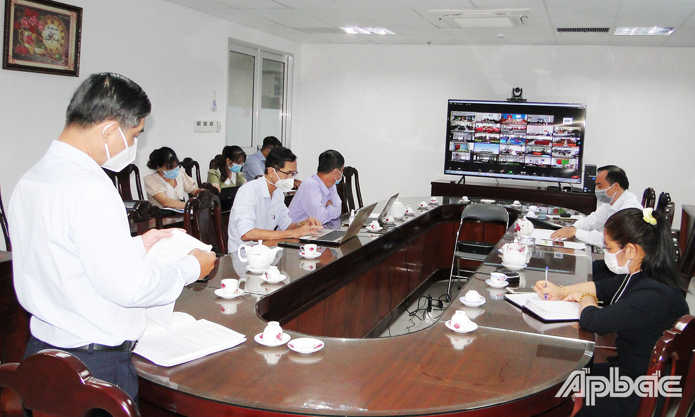 Bác sĩ Nguyễn Hữu Diệp lưu ý các địa phương phải đưa vào danh sách tiêm chủng cả những trẻ vãng lai, trẻ lang thang, cơ nhỡ không có hộ khẩu thường trú nhưng có mặt tại địa bàn trong thời gian tiêm chủng.