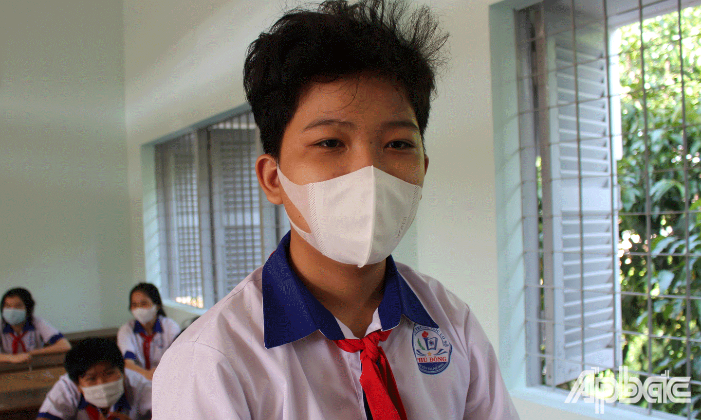Em Lưu Huỳnh Đình Chương, học sinh Trường  Trường THCS Phú Đông.
