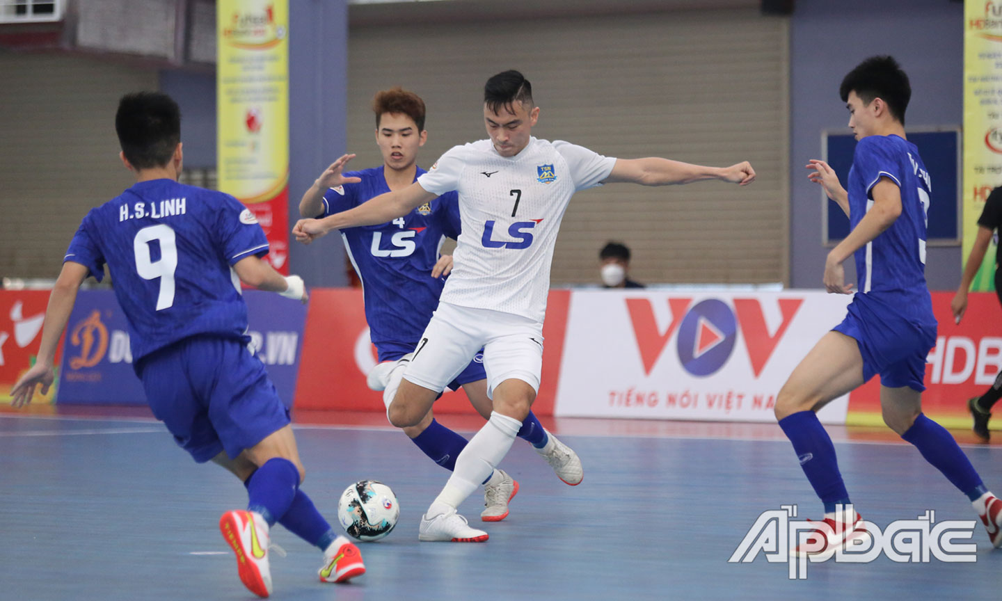 thầy trò HLV Nguyễn Đình Hoàng không có cơ hội để lặp lại thành tích như trận lượt đi.