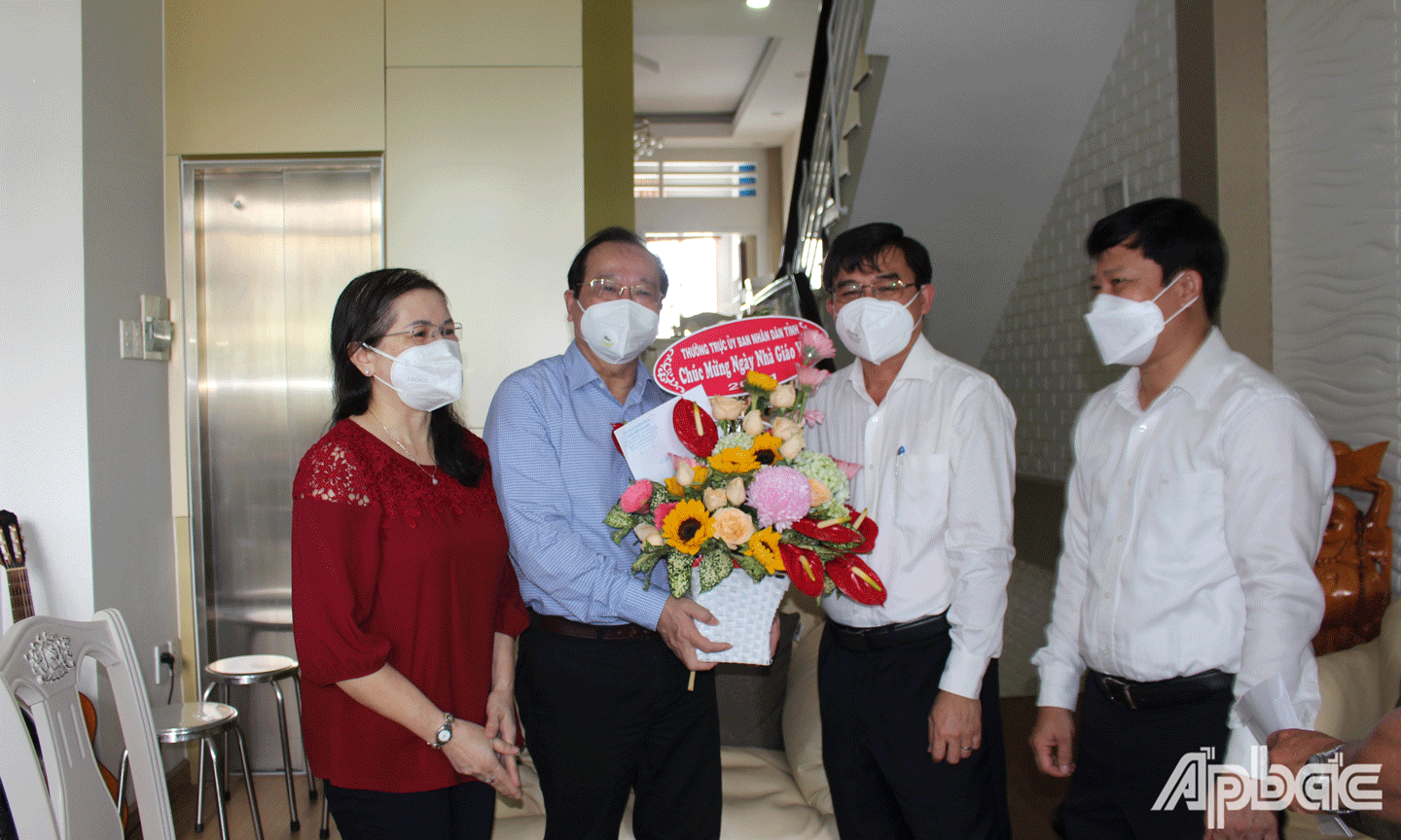 Lãnh đạo tỉnh, lãnh đạo ngành giáo dục thăm thầy Trần Thanh Đức, nguyên Phó Chủ tịch UBND tỉnh, nguyên Giám đốc Sở GD-ĐT. 