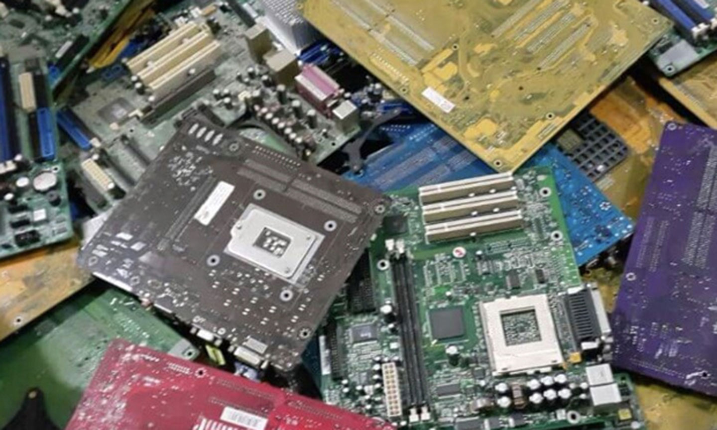 Quang Tuấn thu mua đa dạng các loại phế liệu.