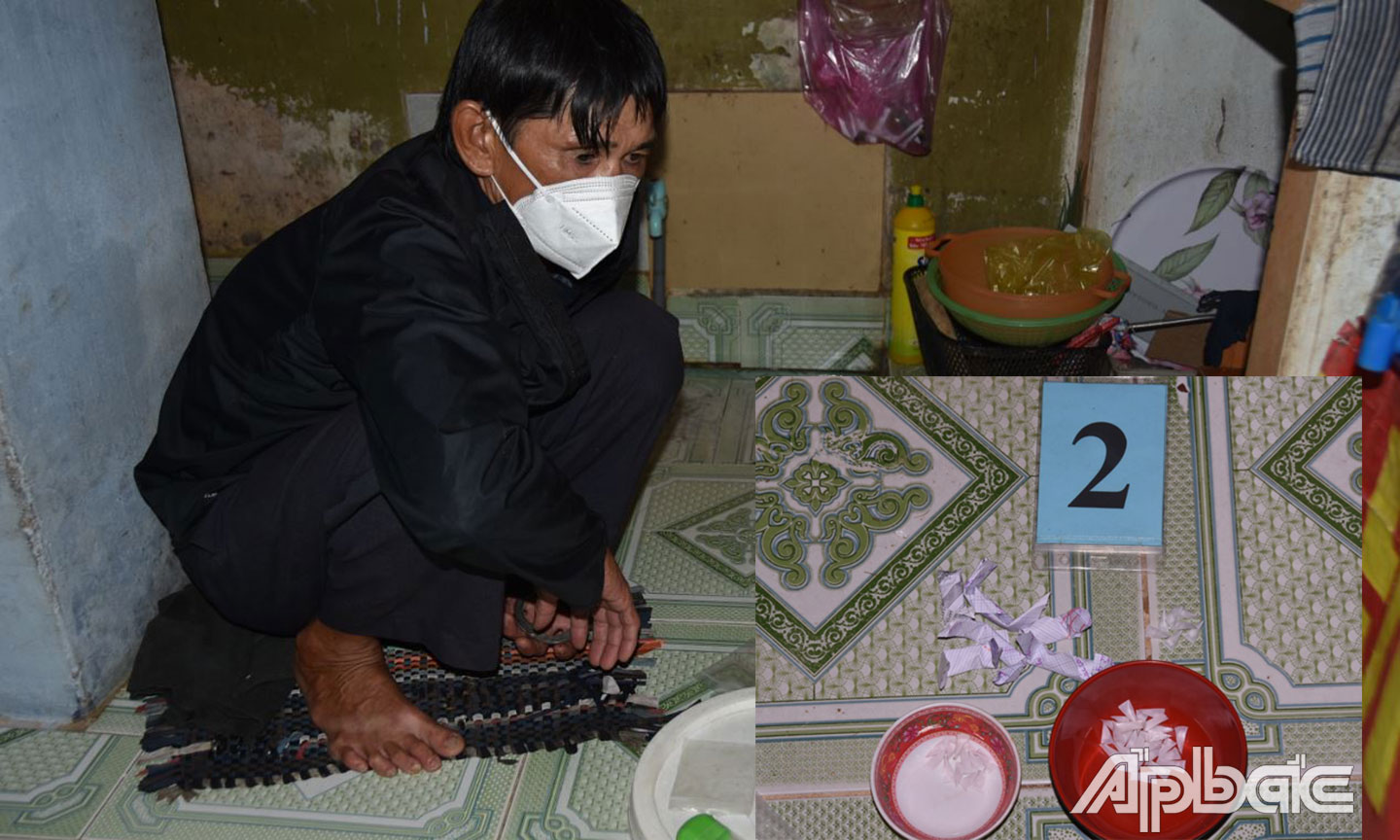Đối tượng và tang vật bị thu giữ.
