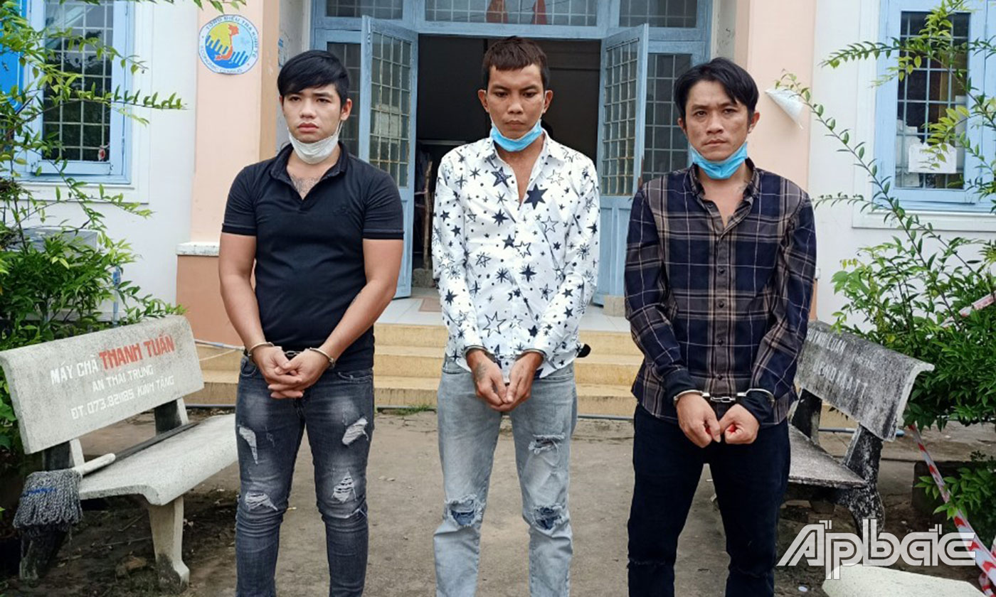 Các bị can bị bắt giữ.