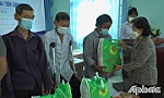 Trao quà tết cho hộ chính sách, hộ nghèo ở Tiền Giang