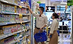Hàng hóa dồi dào, sức mua khó đoán
