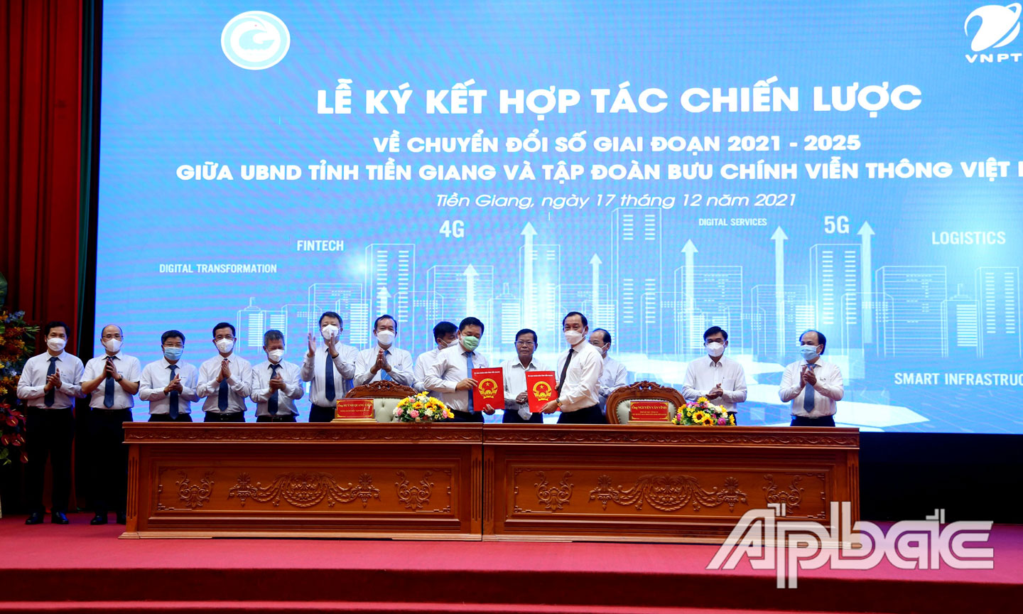 Ký kết hợp tác về chuyển đổi số tỉnh Tiền Giang giai đoạn 2021 - 2025
