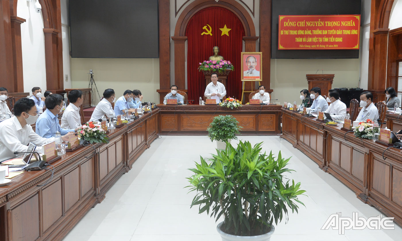 Quang cảnh buổi làm việc.
