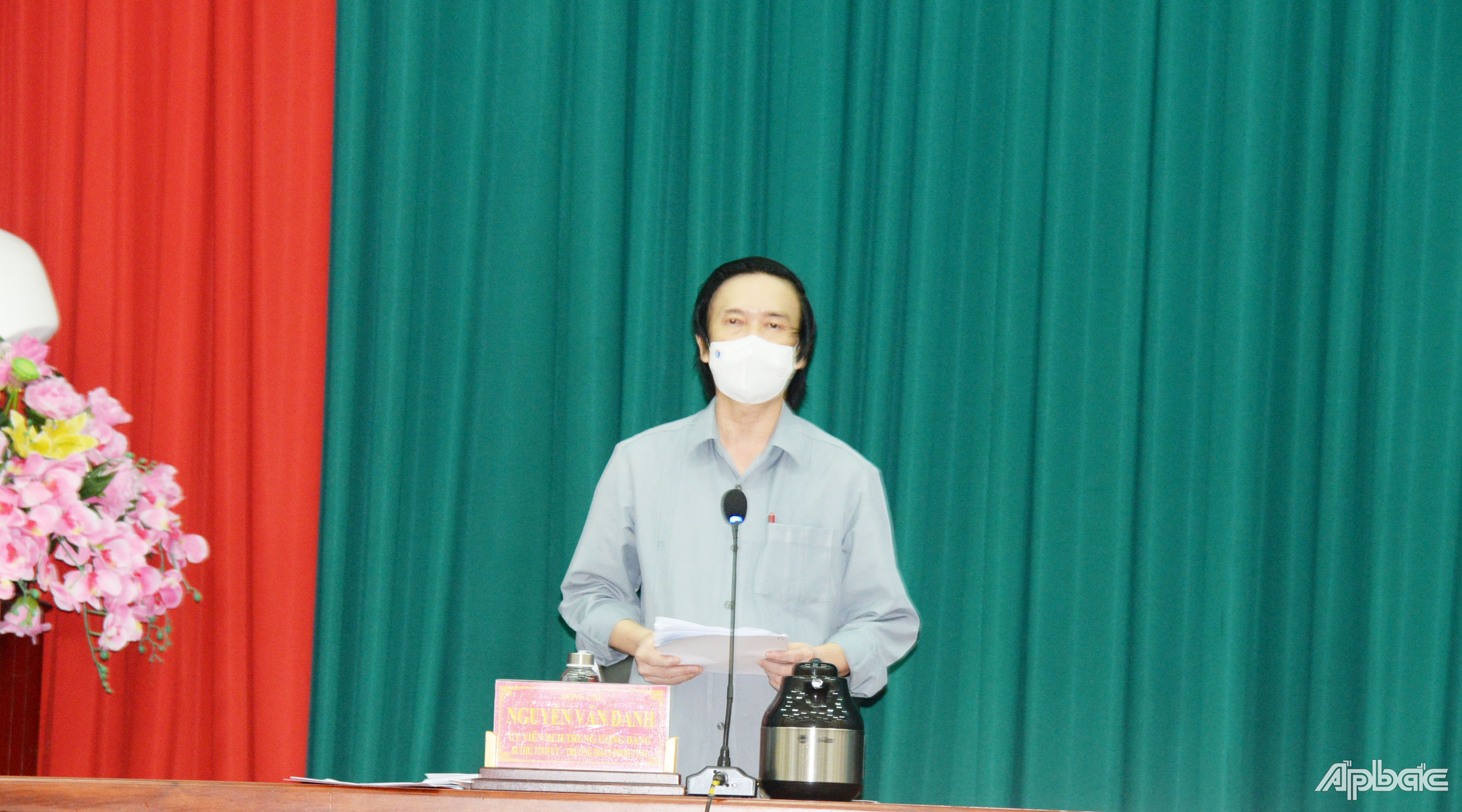đồng chí Nguyễn Văn Danh giao Bí thư và Chủ tịch UBND cấp huyện phải thường xuyên kiểm tra, giám sát và chịu trách nhiệm trước Ban Thường vụ Tỉnh ủy về công tác quản lý, điều trị F0 tại nhà