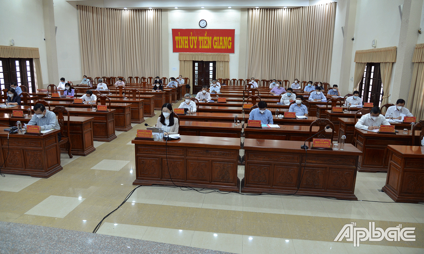 Điểm cầu chính tại hội trường Tỉnh ủy.