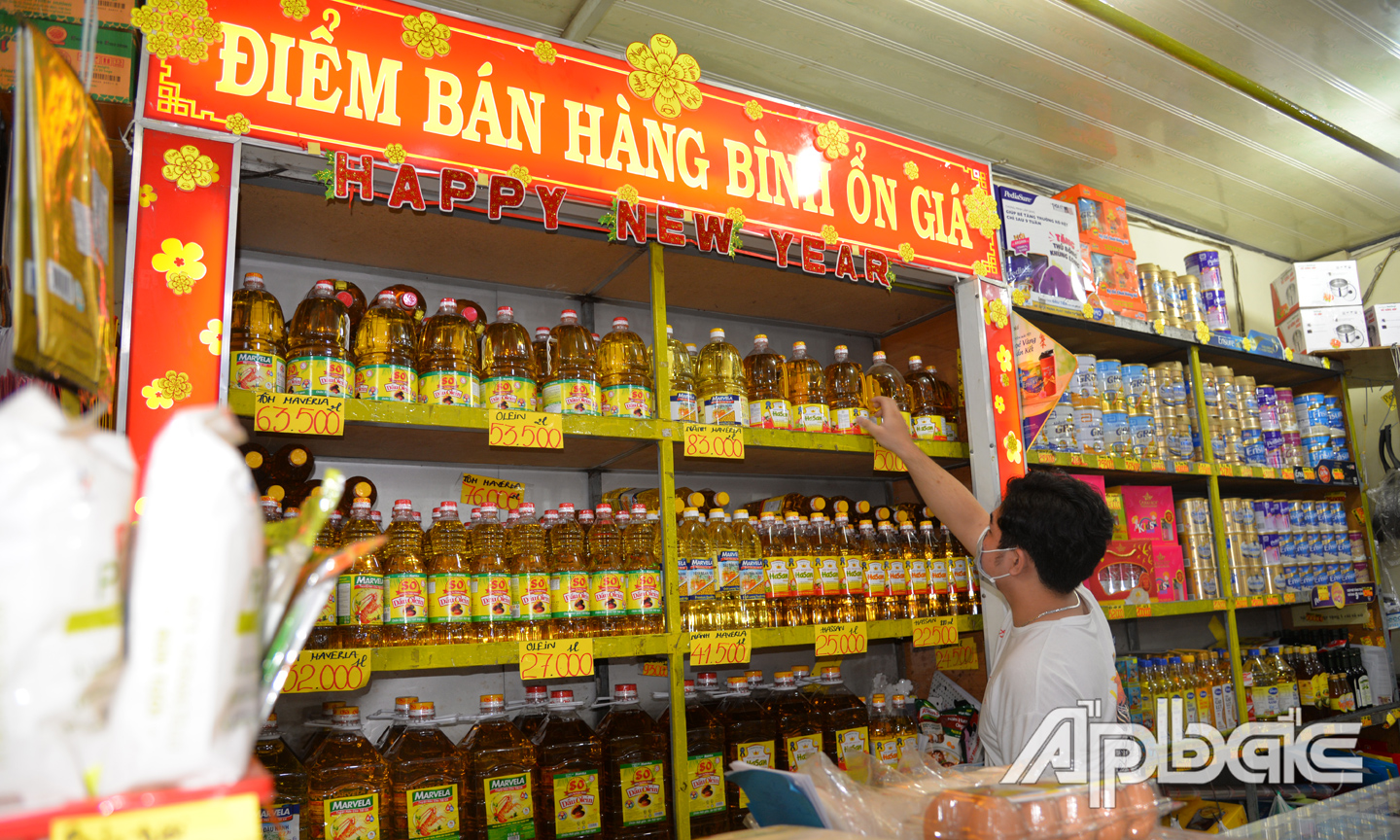 các đơn vị đang chuẩn bị hàng hóa phục vụ tết.