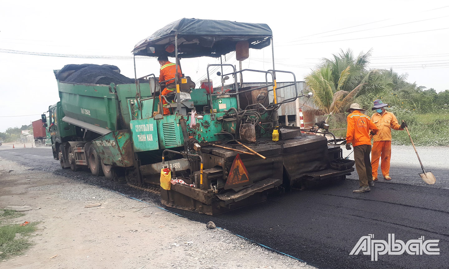 Thảm nhựa đoạn 868 giao với tuyến tránh TX.Cai Lậy