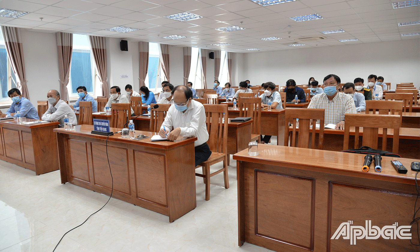 Quang cảnh hội nghị tại điểm cầu Sở TT&TT.