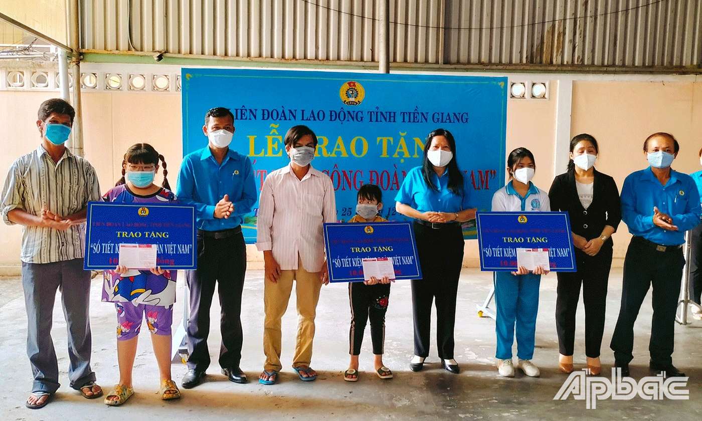  “Sổ tiết kiệm Công đoàn Việt Nam” kịp thời đã phần nào hỗ trợ, chia sẻ khó khăn, mất mát của các cháu và gia đình