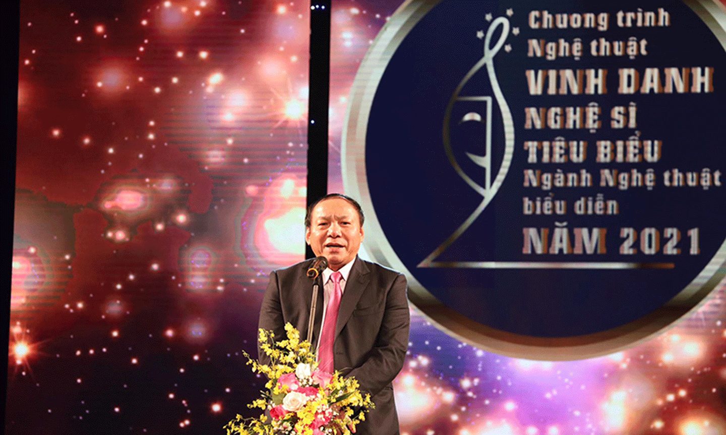 Bộ trưởng Nguyễn Văn Hùng phát biểu tại chương trình.