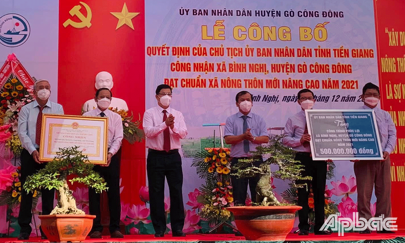 Bình Nghị đón nhận Bằng công nhận xã NTM nâng cao