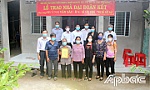 Trao nhà đại đoàn kết cho ông Huỳnh Văn Sáu