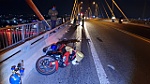 Truy tìm xe tải gây tai nạn trên cầu Rạch Miễu