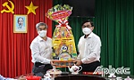 Đồng chí Nguyễn Văn Mười thăm, chúc tết các đơn vị