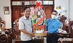 Liên đoàn Lao động tỉnh Tiền Giang: Chúc tết doanh nghiệp và tặng 