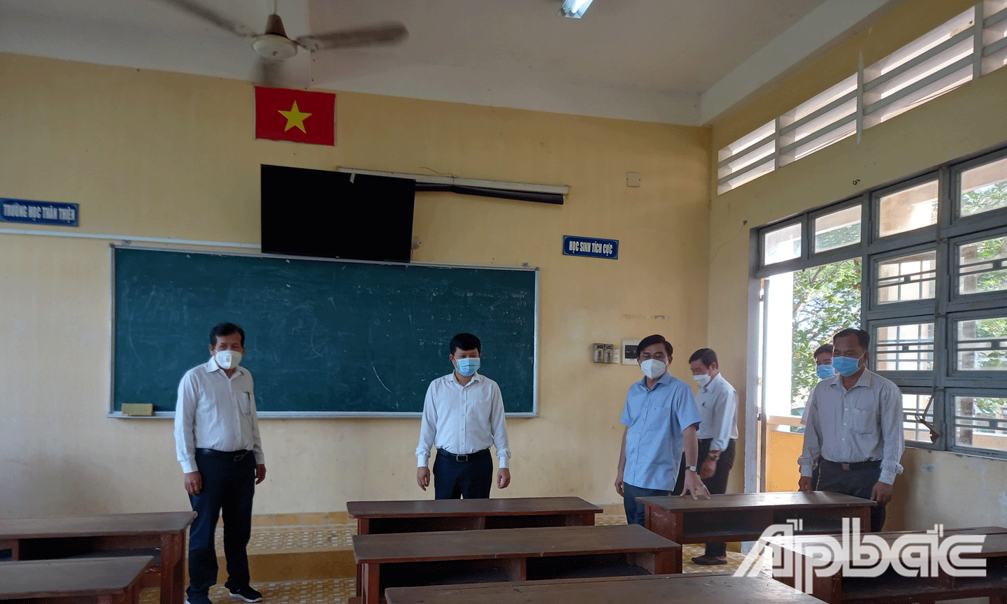 Kiểm tra tại Trường THCS Đoàn Giỏi (huyện Châu Thành). 