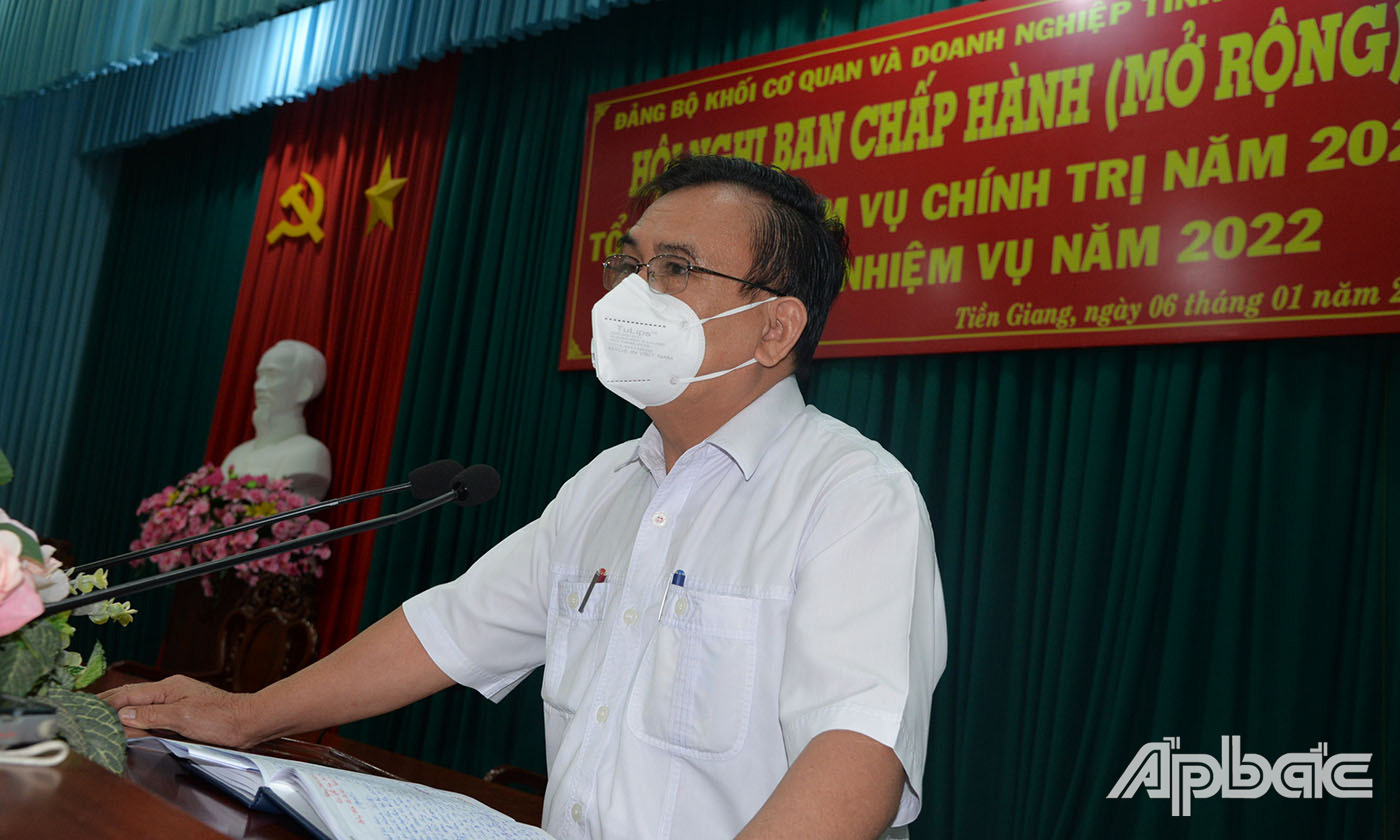 Đồng chí Võ Văn Bình chỉ đạo tại hội nghị