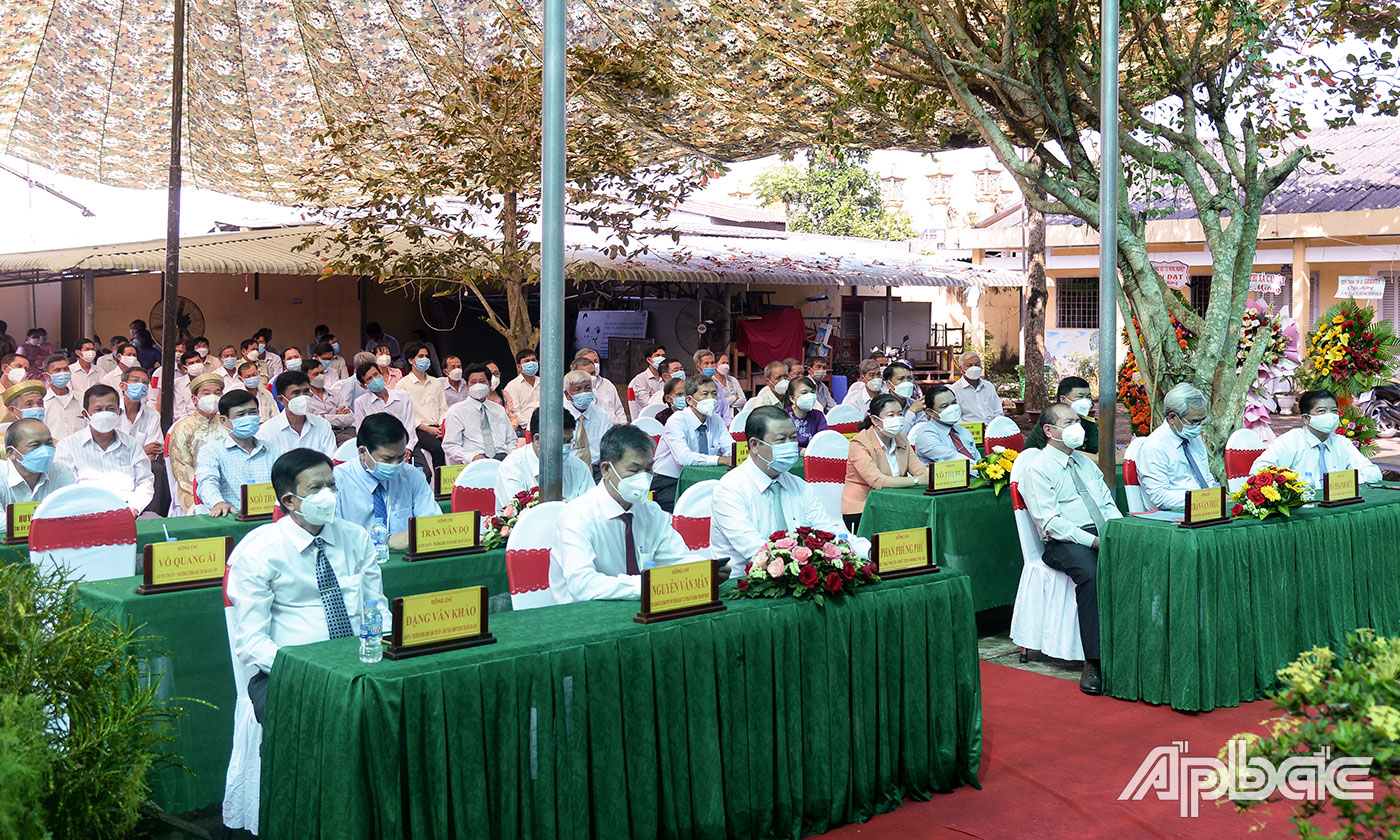 Đại biểu tham dự buổi Lễ.