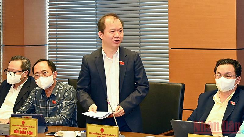Ông Bùi Hoài Sơn, Ủy viên Thường trực Ủy ban Văn hóa, Giáo dục của Quốc hội, đại biểu Quốc hội thành phố Hà Nội. (Ảnh: Linh Khoa)