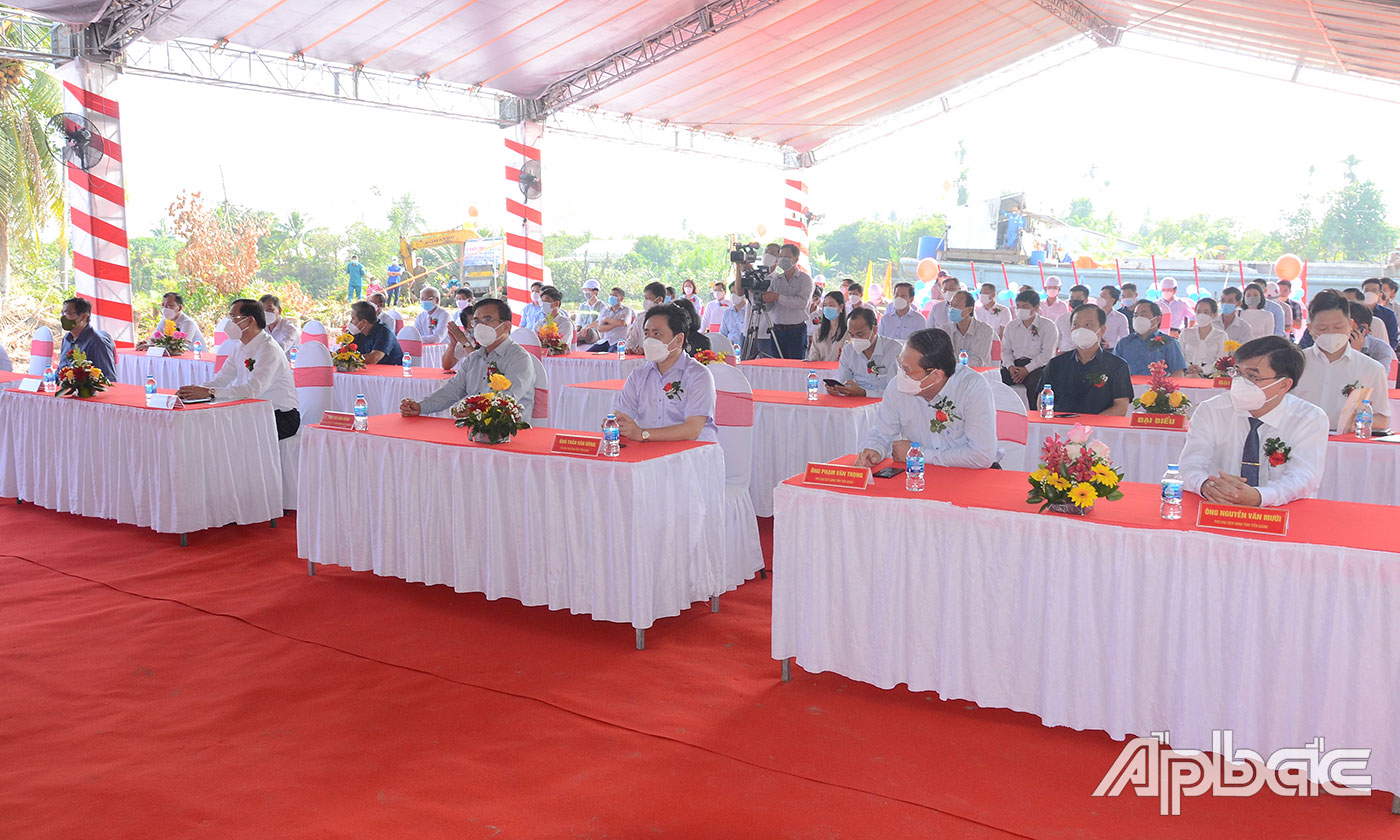 Lãnh đạo tỉnh dự Lễ khởi công Dự án.